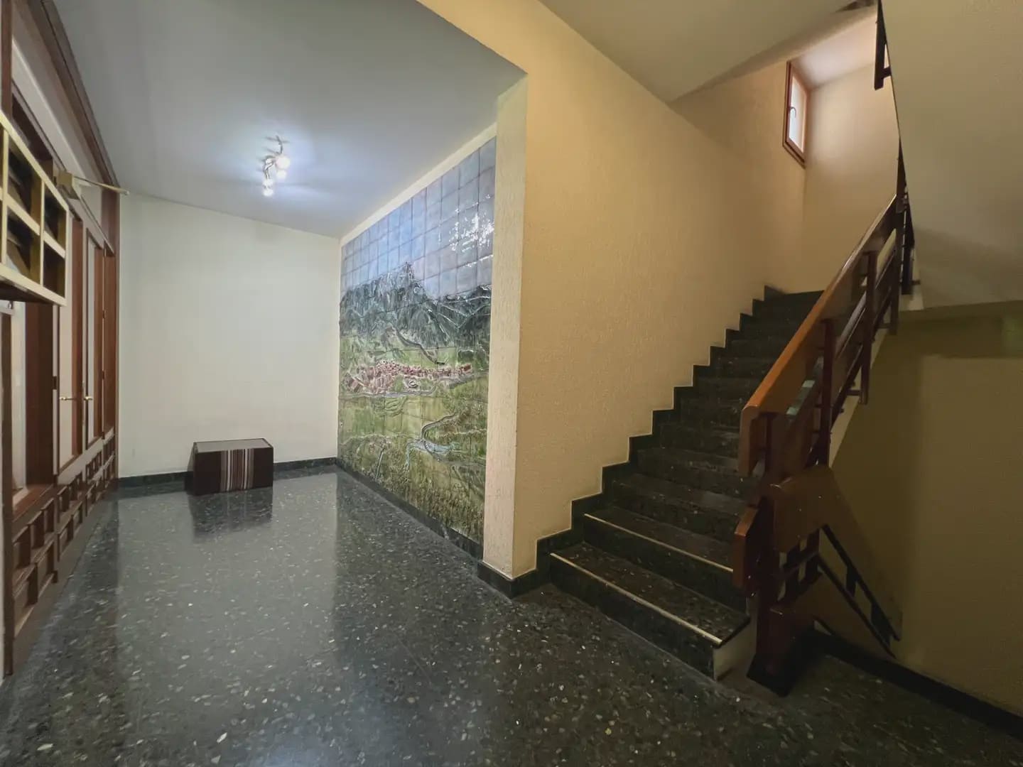 5 bedroom Flat for sale in Jaca with garage - € 330,000 (Ref: 9963515)