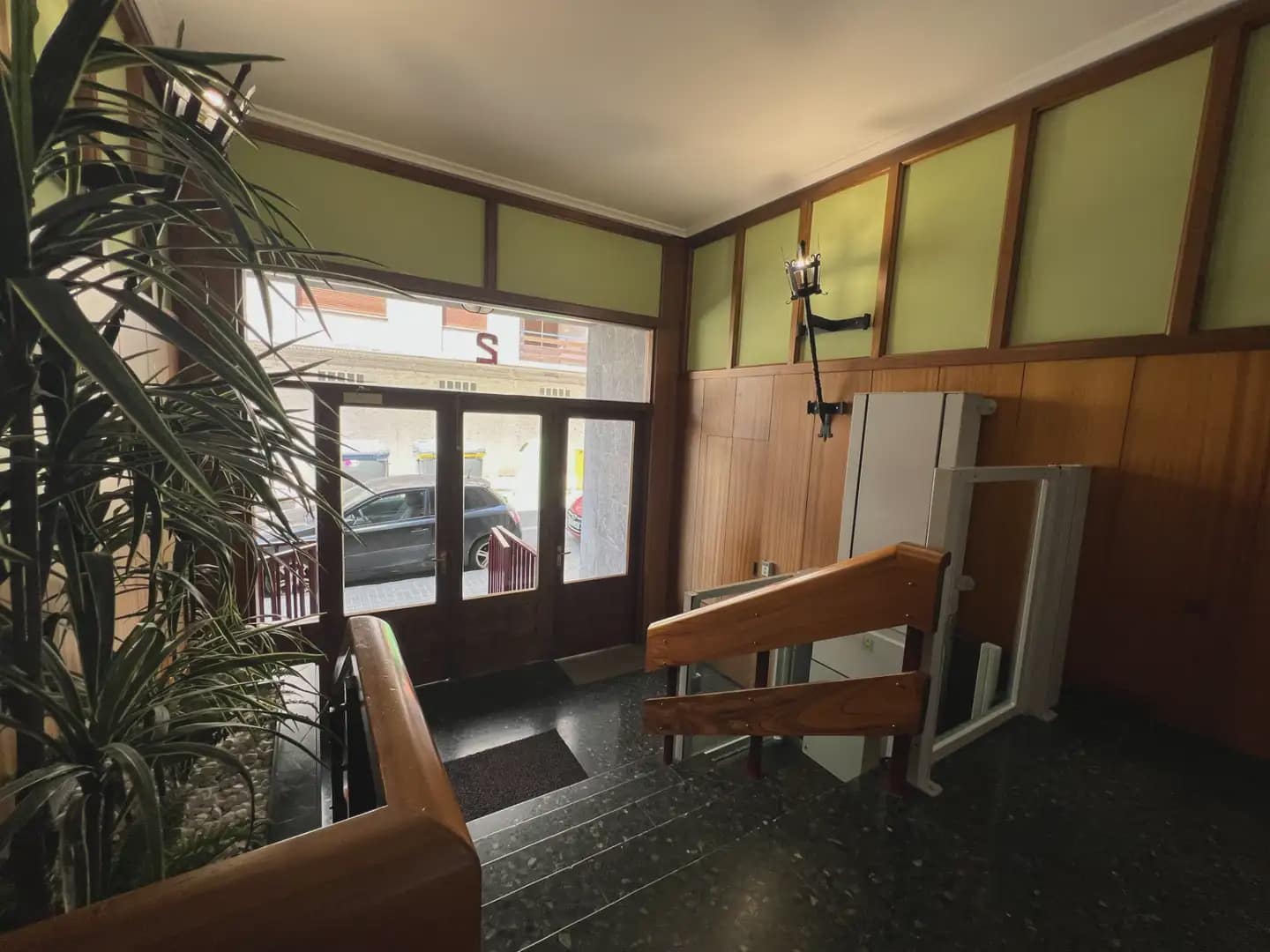 5 bedroom Flat for sale in Jaca with garage - € 330,000 (Ref: 9963515)