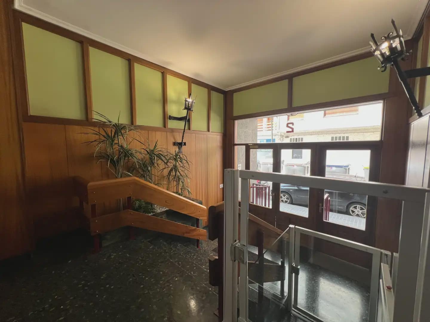 5 bedroom Flat for sale in Jaca with garage - € 330,000 (Ref: 9963515)