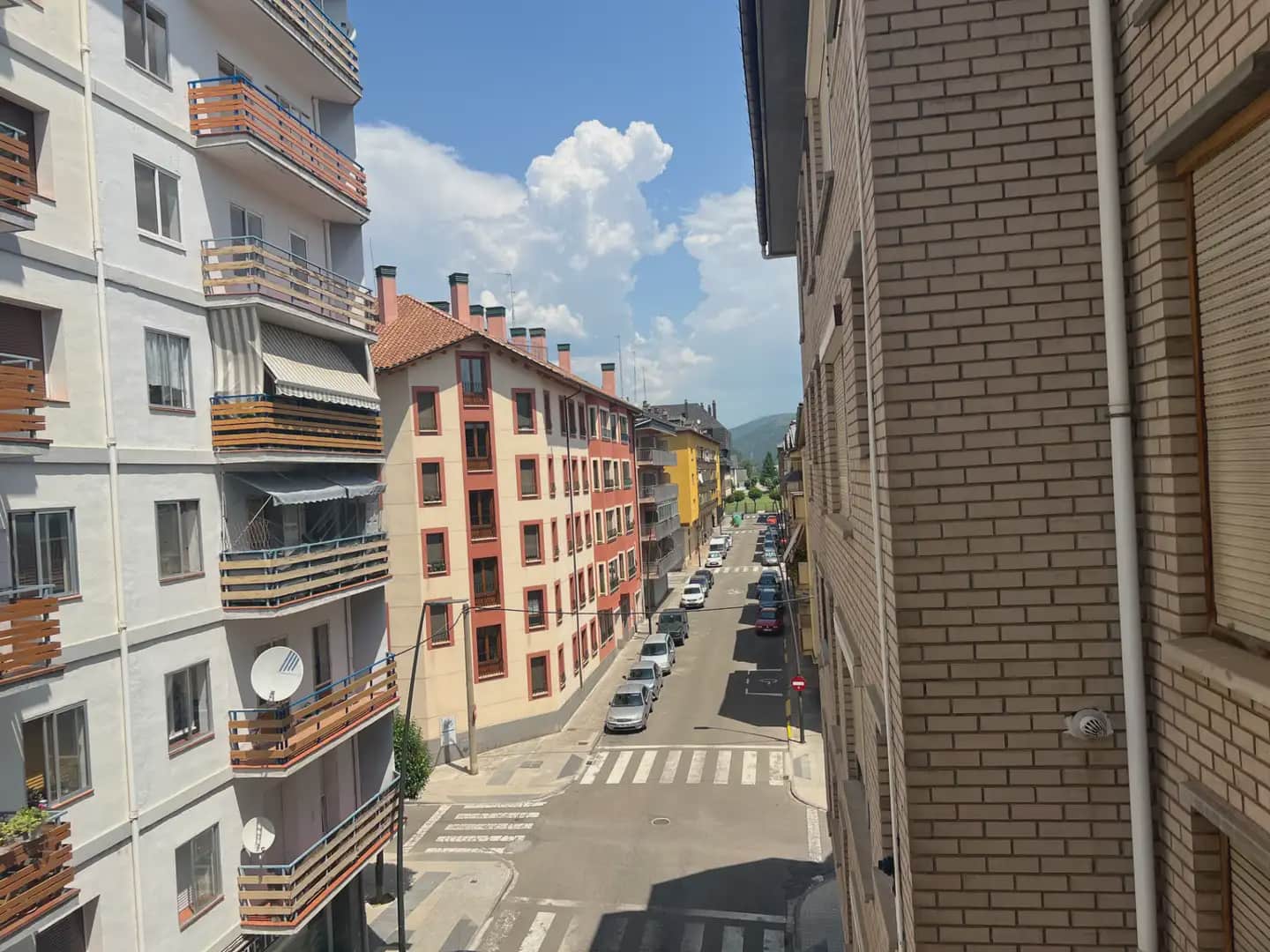 5 bedroom Flat for sale in Jaca with garage - € 330,000 (Ref: 9963515)