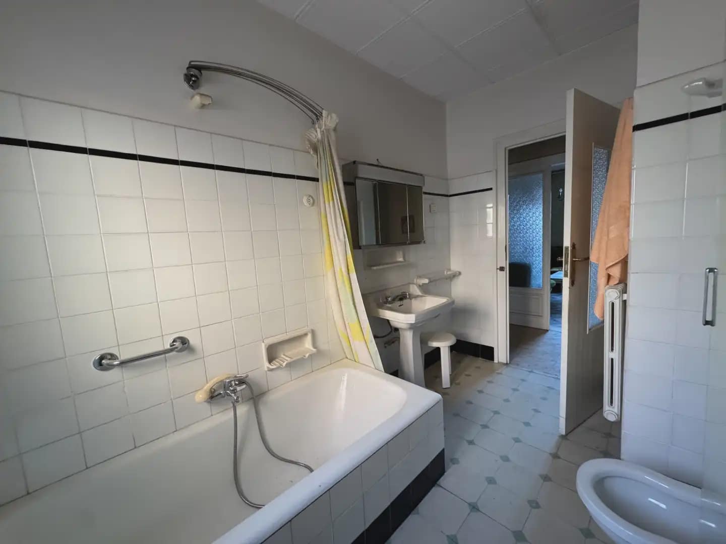 Piso de 3 habitaciones en Jaca en venta - 230.000 € (Ref: 9963523)