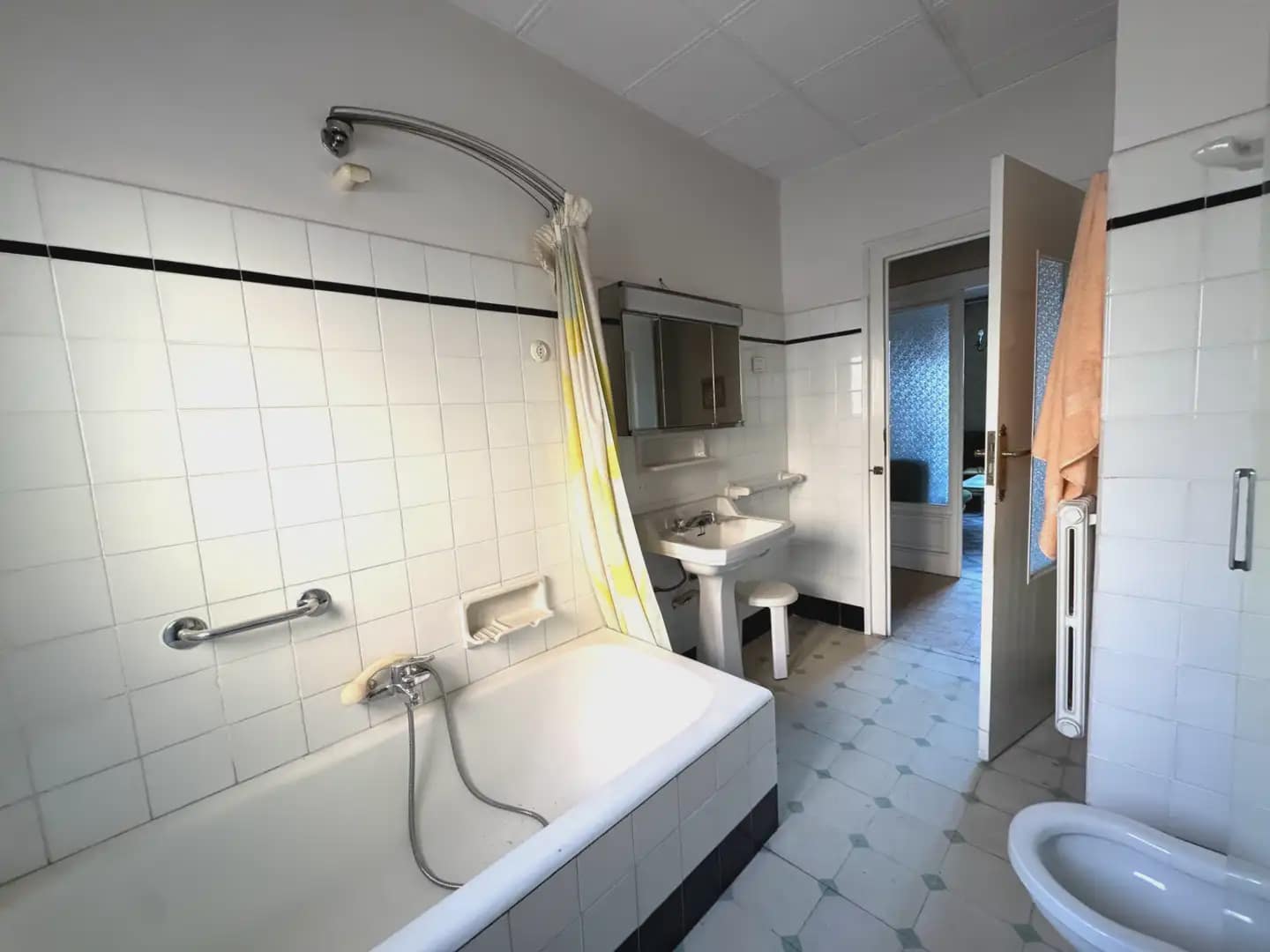 Piso de 3 habitaciones en Jaca en venta - 230.000 € (Ref: 9963523)