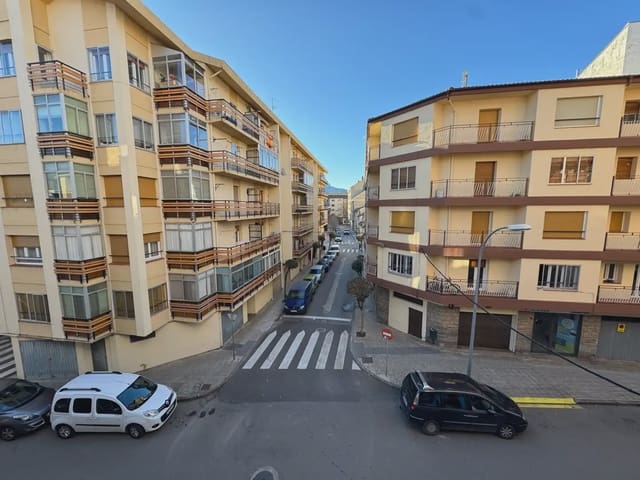 3 bedroom Flat for sale in Jaca - € 230,000 (Ref: 9963523)