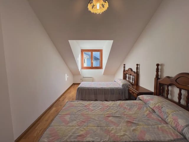 3 bedroom Apartment for sale in Broto - € 223,000 (Ref: 9963528)