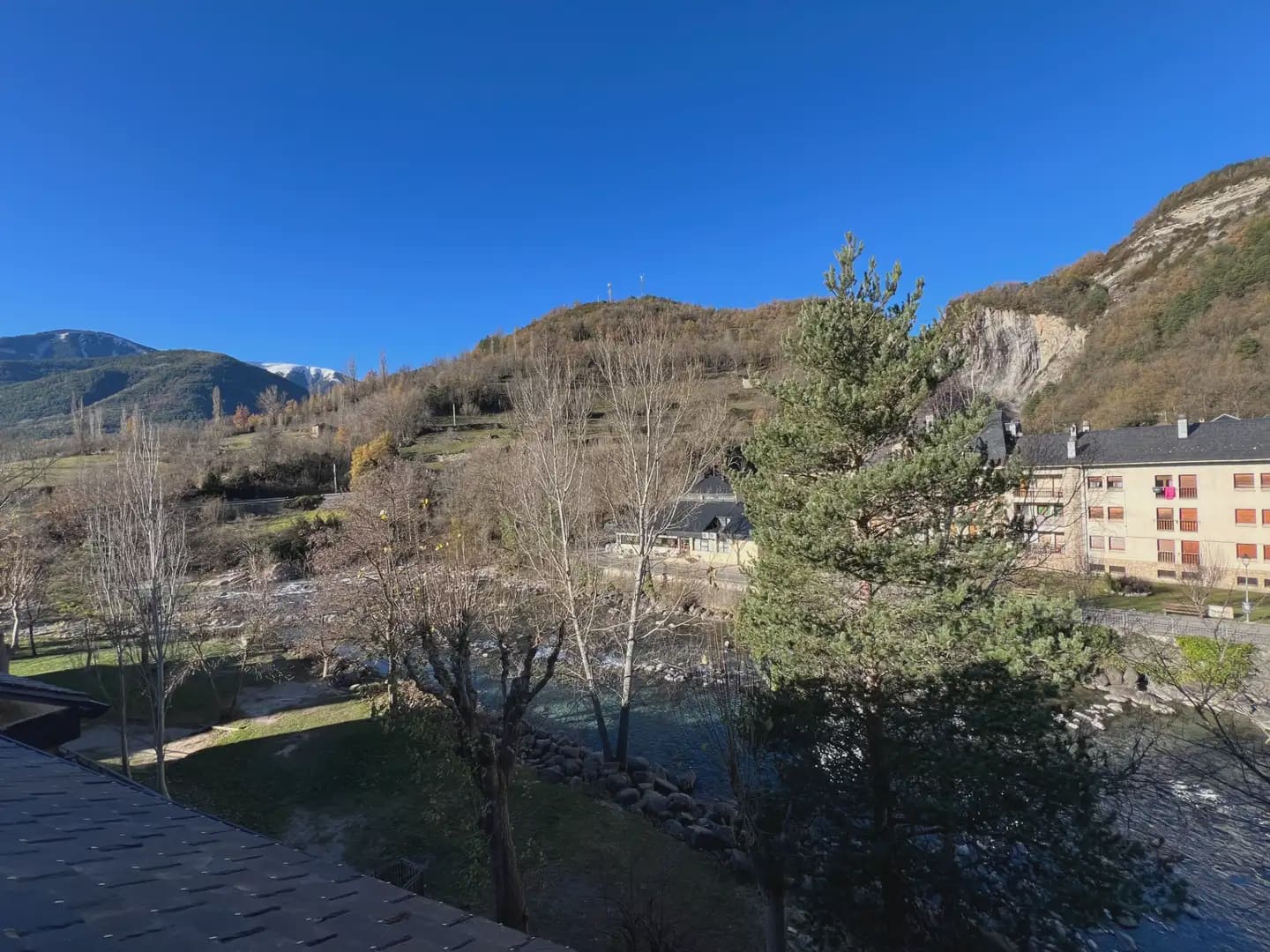 Apartamento de 3 habitaciones en Broto en venta - 223.000 € (Ref: 9963528)
