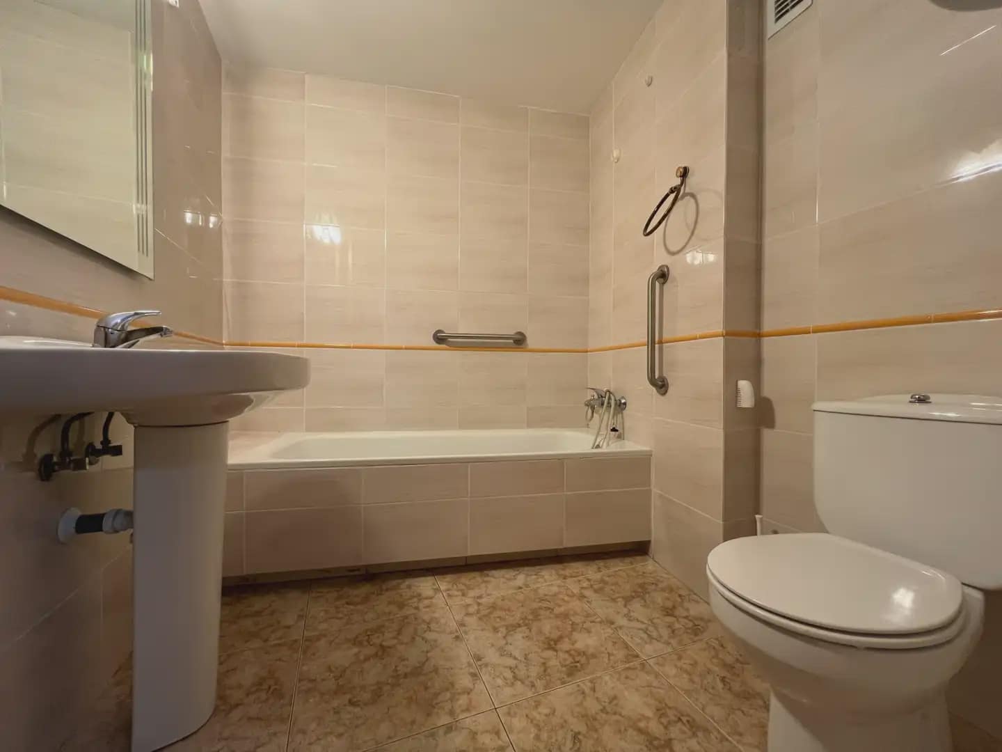 Apartamento de 3 habitaciones en Broto en venta - 223.000 € (Ref: 9963528)