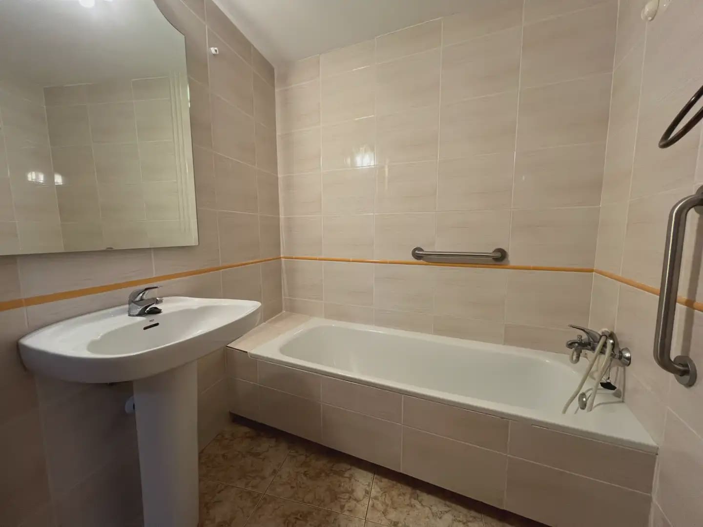 Apartamento de 3 habitaciones en Broto en venta - 223.000 € (Ref: 9963528)
