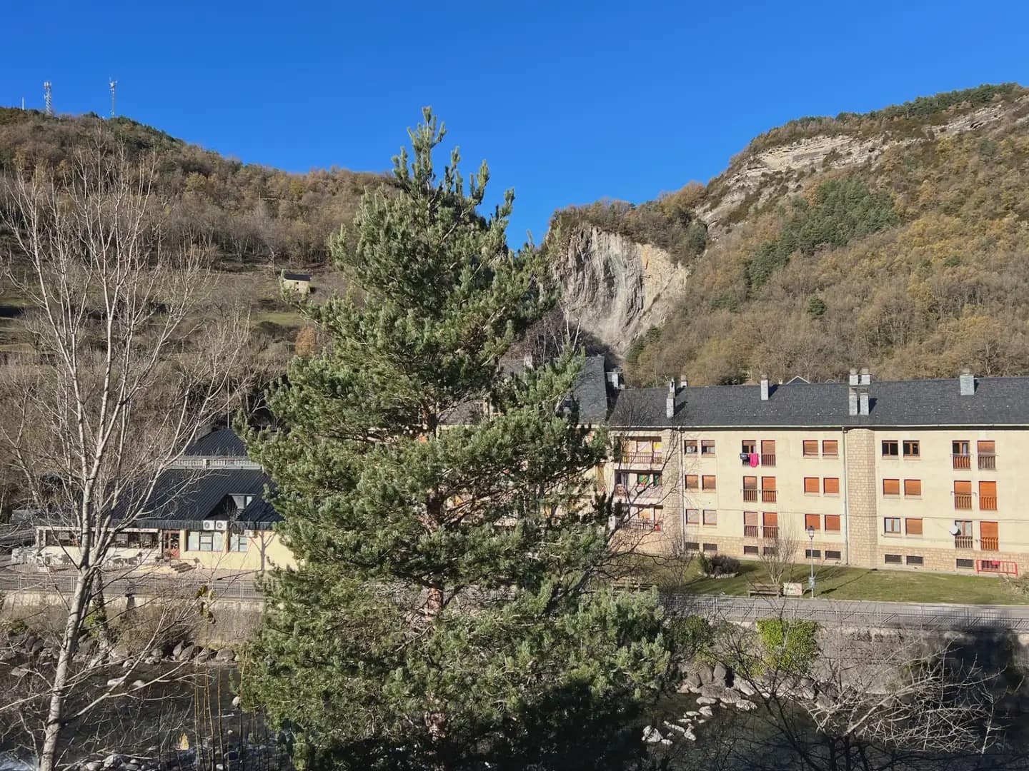 Apartamento de 3 habitaciones en Broto en venta - 223.000 € (Ref: 9963528)