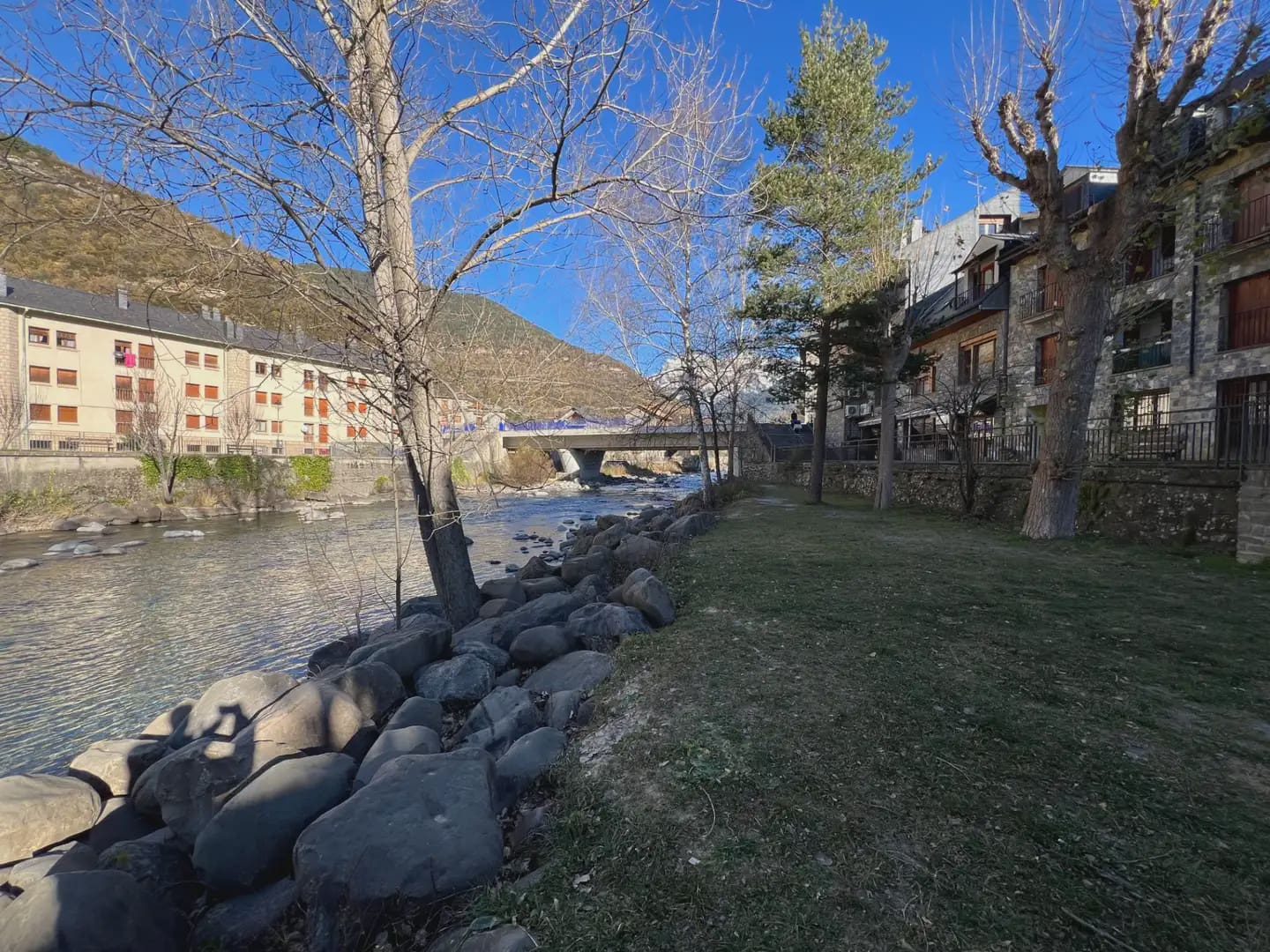 Apartamento de 3 habitaciones en Broto en venta - 223.000 € (Ref: 9963528)