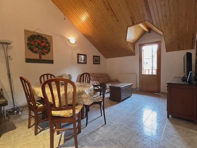 2 bedroom Apartment for sale in Biescas - € 290,000 (Ref: 9963533)