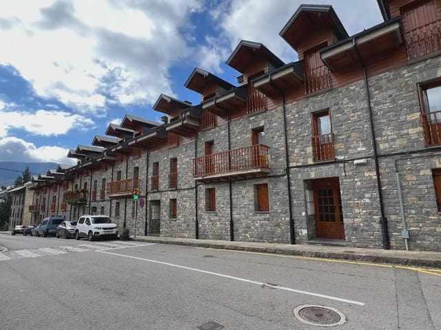 2 bedroom Apartment for sale in Biescas - € 290,000 (Ref: 9963533)