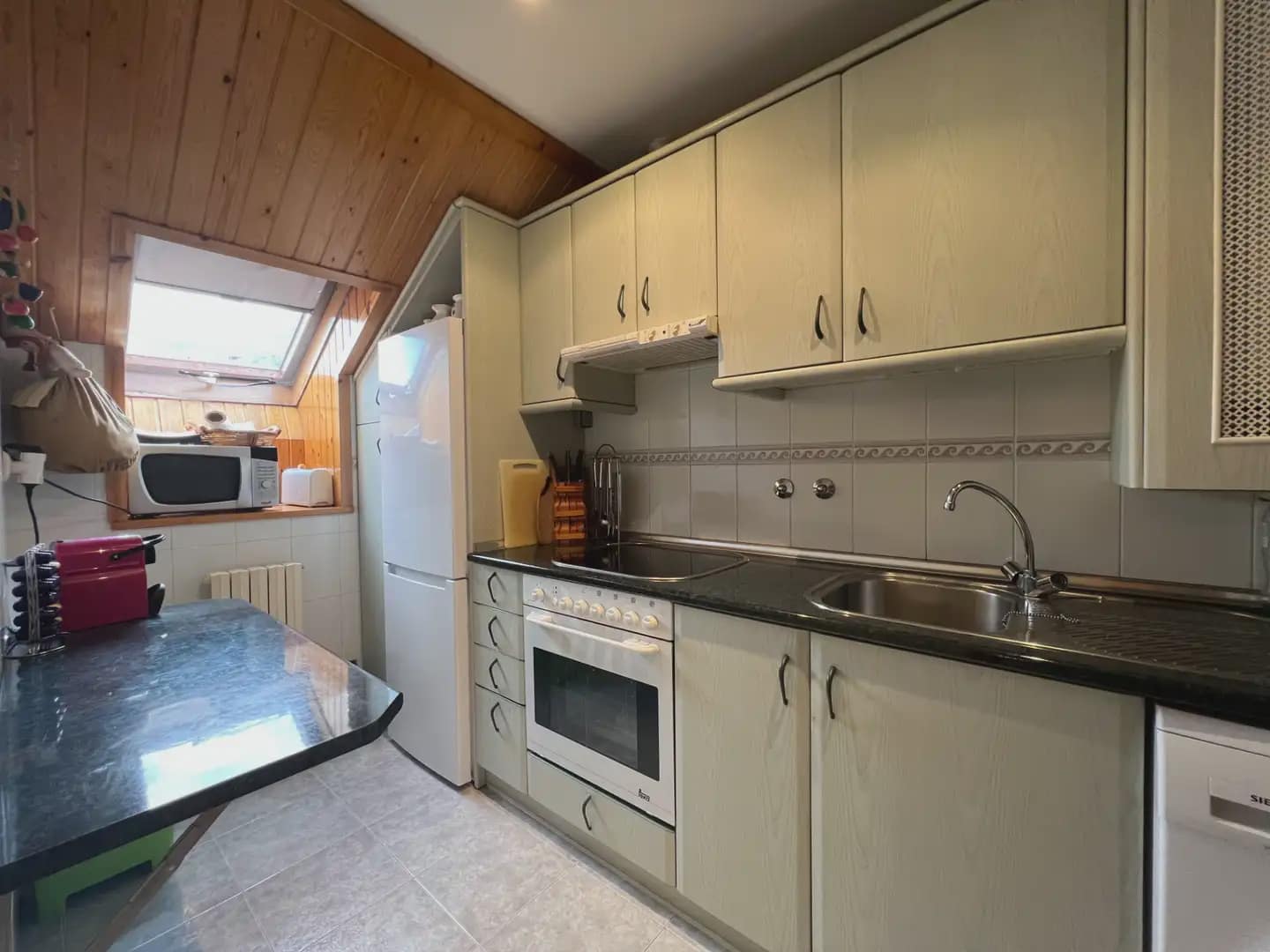 2 bedroom Apartment for sale in Biescas - € 290,000 (Ref: 9963533)