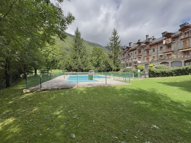 2 bedroom Apartment for sale in Biescas - € 290,000 (Ref: 9963533)