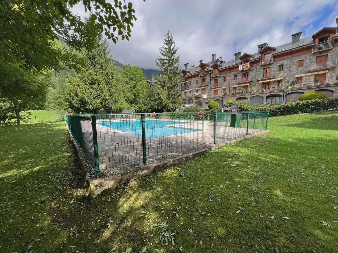 2 bedroom Apartment for sale in Biescas - € 290,000 (Ref: 9963533)