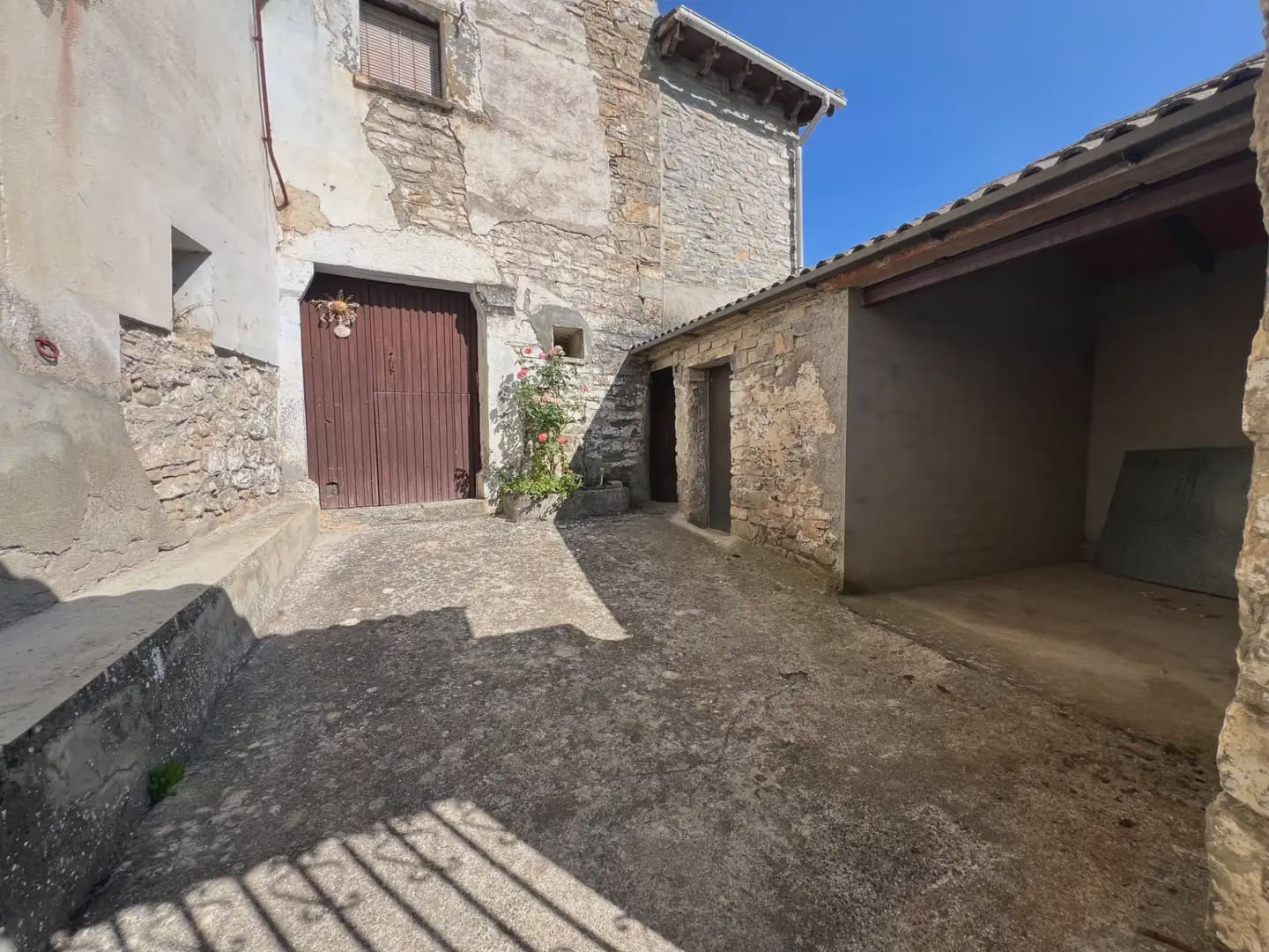 6 bedroom Finca/Country House for sale in Castiello de Jaca - € 299,000 (Ref: 9963534)