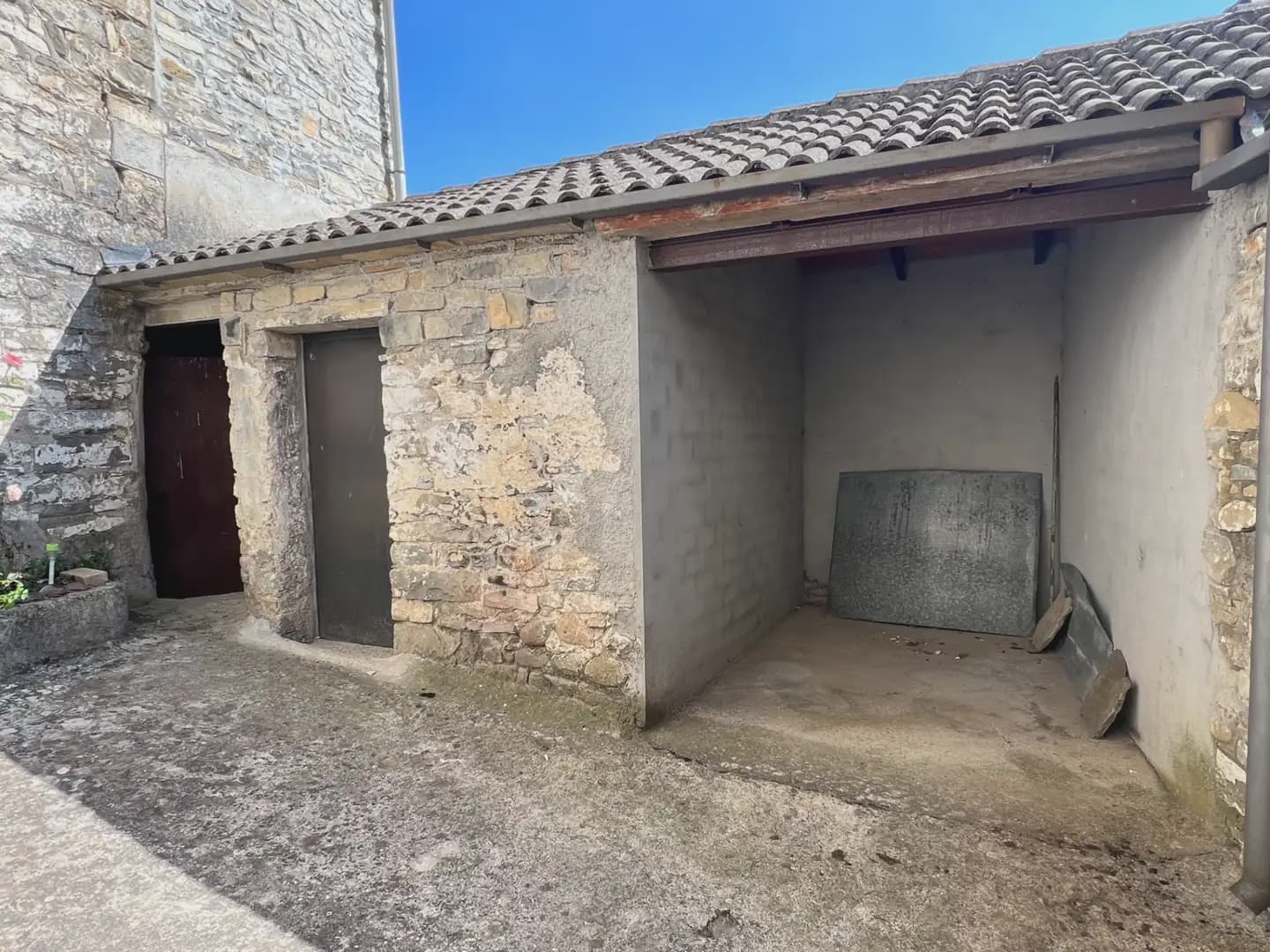 6 bedroom Finca/Country House for sale in Castiello de Jaca - € 299,000 (Ref: 9963534)