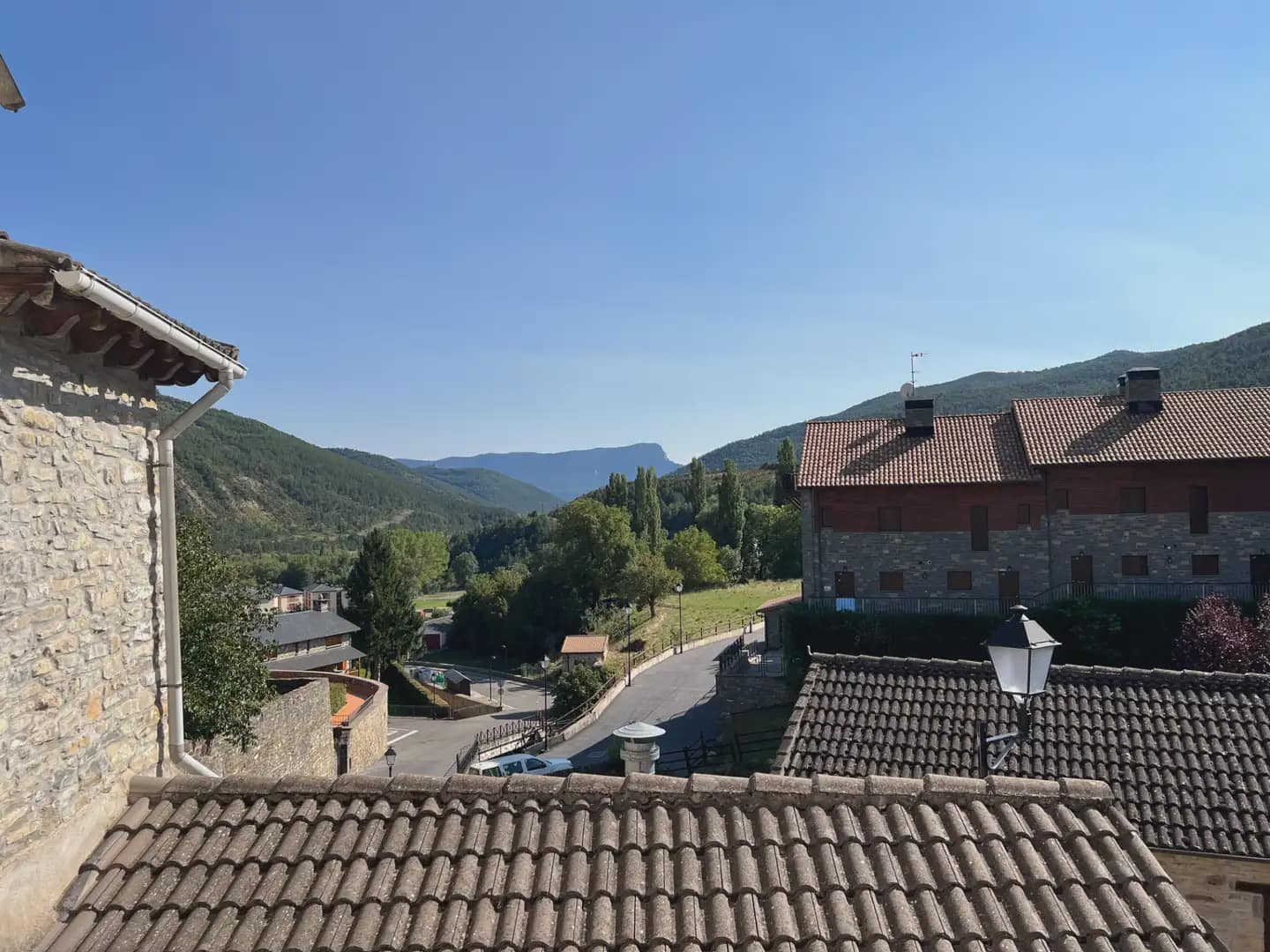 6 bedroom Finca/Country House for sale in Castiello de Jaca - € 299,000 (Ref: 9963534)