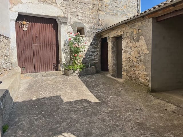 6 bedroom Finca/Country House for sale in Castiello de Jaca - € 299,000 (Ref: 9963534)