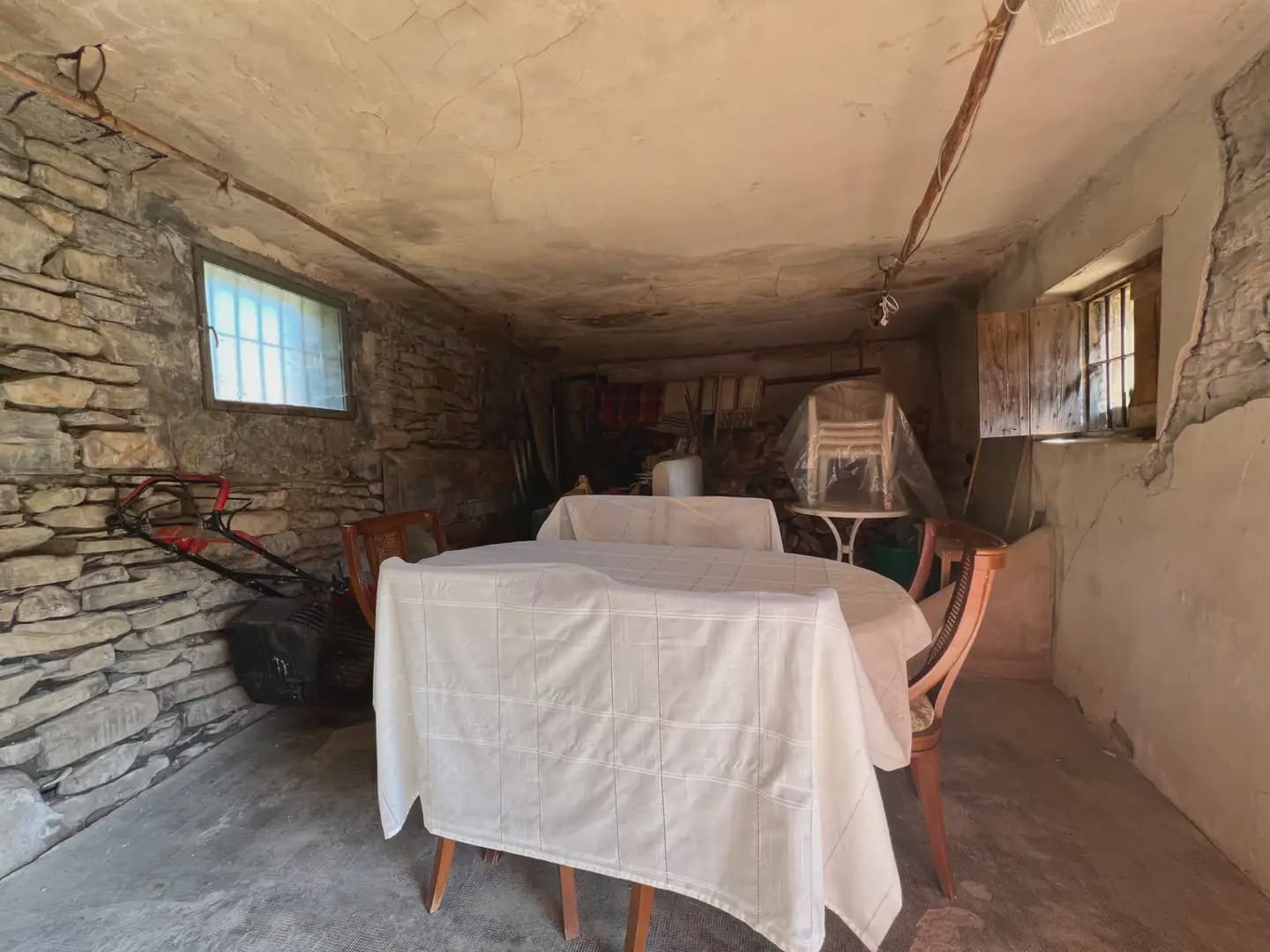 6 bedroom Finca/Country House for sale in Castiello de Jaca - € 299,000 (Ref: 9963534)
