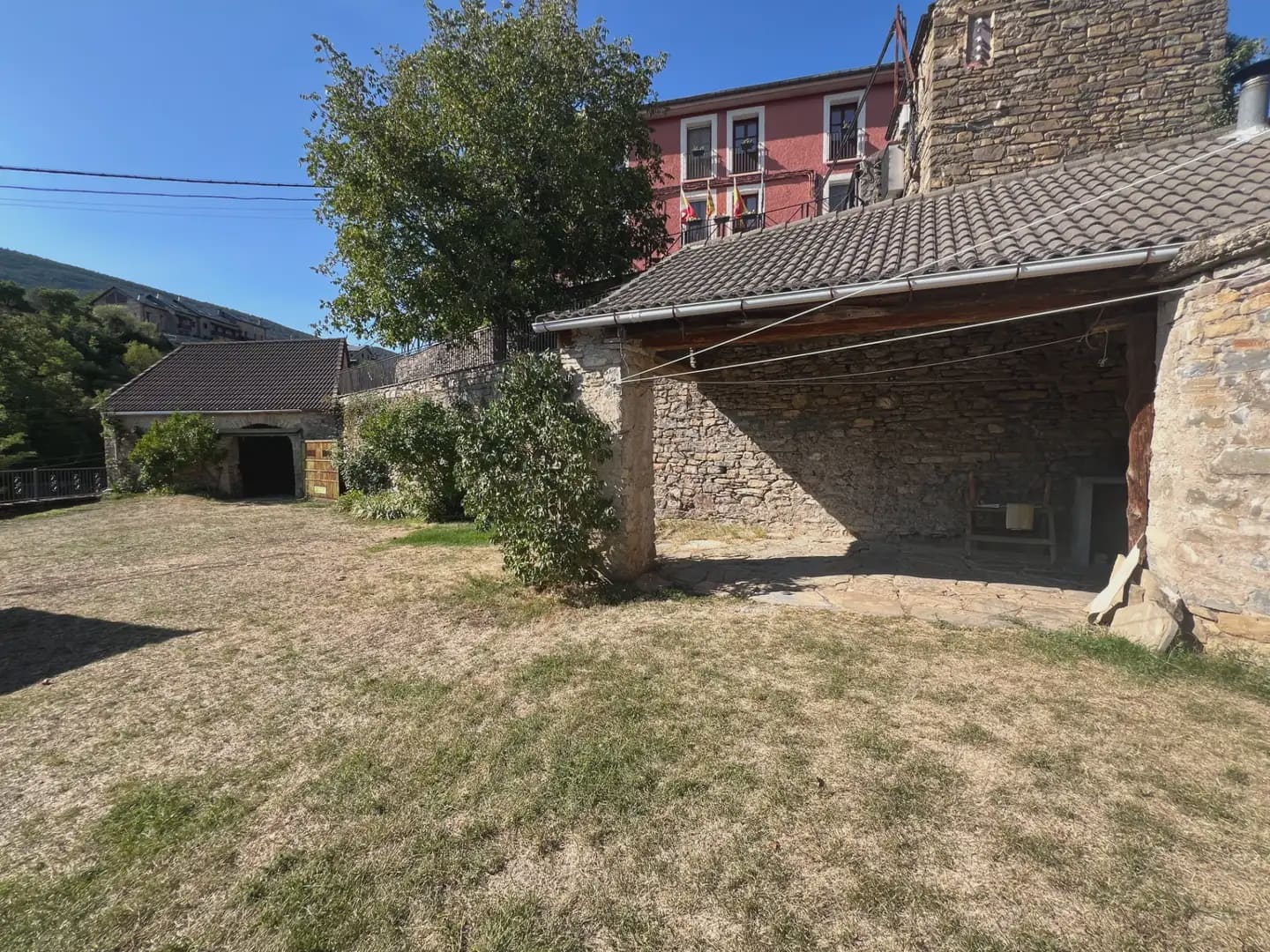 6 bedroom Finca/Country House for sale in Castiello de Jaca - € 299,000 (Ref: 9963534)
