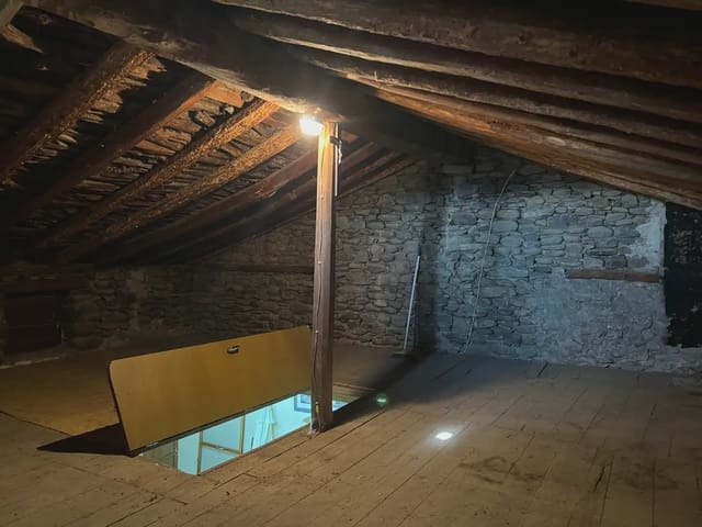 4 bedroom Finca/Country House for sale in Canal de Berdún - € 168,000 (Ref: 9963535)