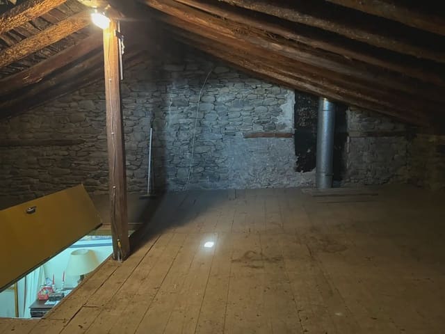 4 bedroom Finca/Country House for sale in Canal de Berdún - € 168,000 (Ref: 9963535)