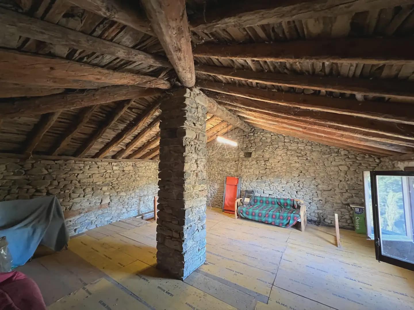 4 bedroom Finca/Country House for sale in Canal de Berdun - € 168,000 (Ref: 9963535)