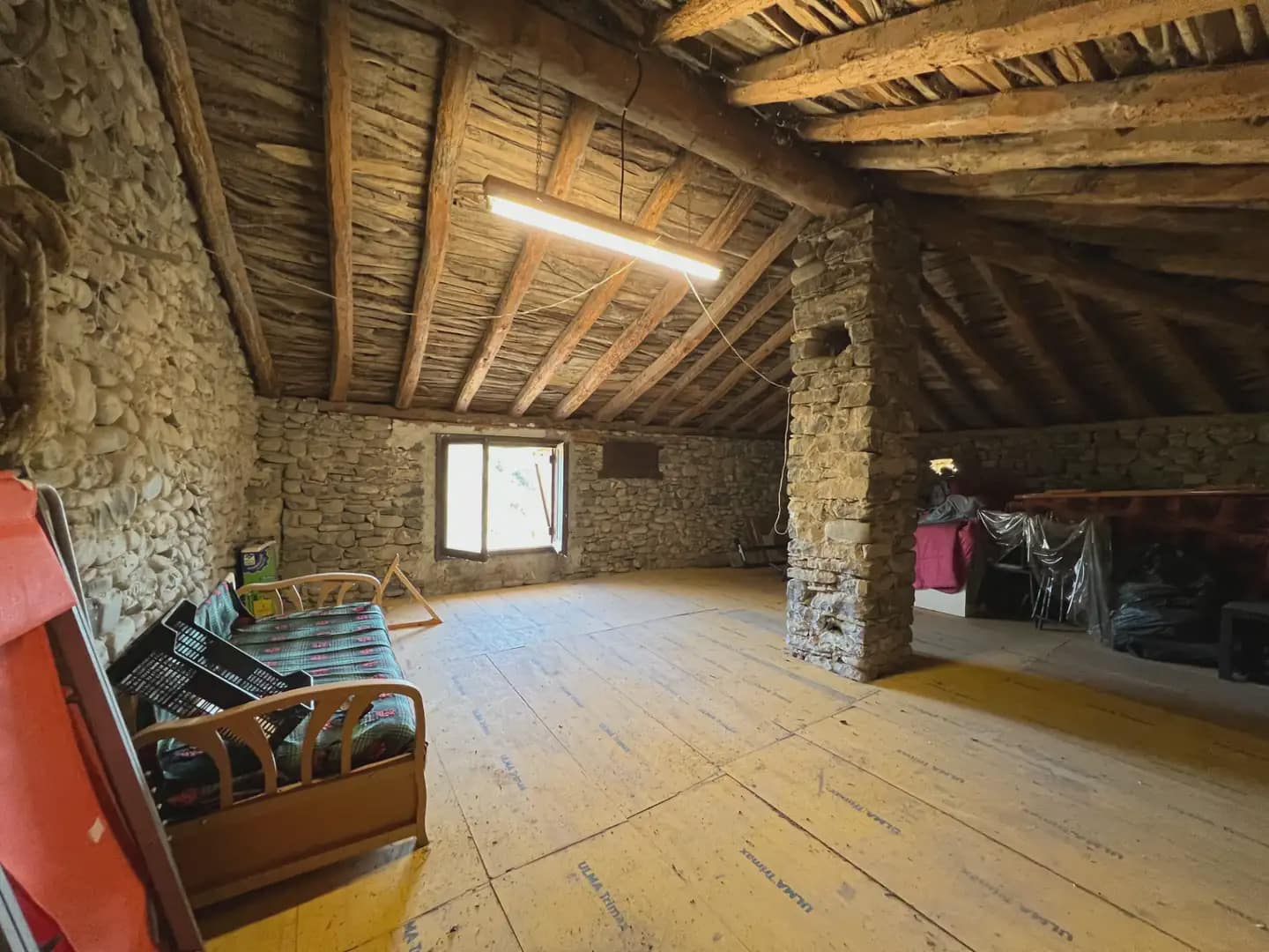 4 bedroom Finca/Country House for sale in Canal de Berdun - € 168,000 (Ref: 9963535)