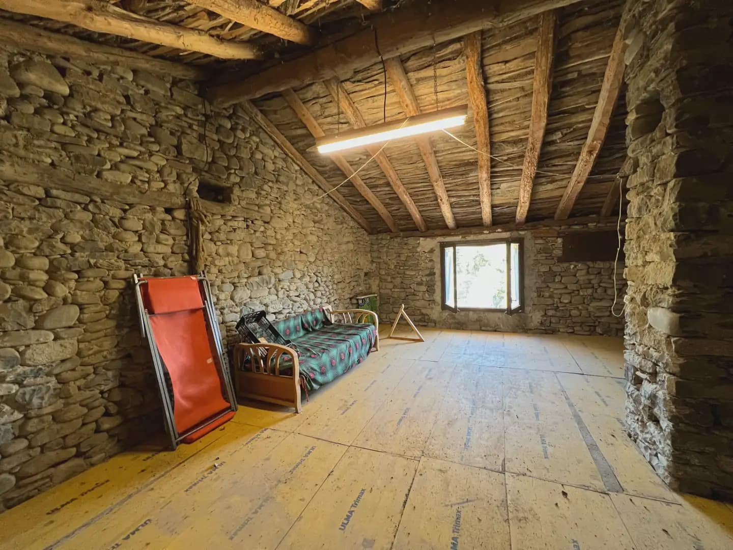 4 bedroom Finca/Country House for sale in Canal de Berdun - € 168,000 (Ref: 9963535)