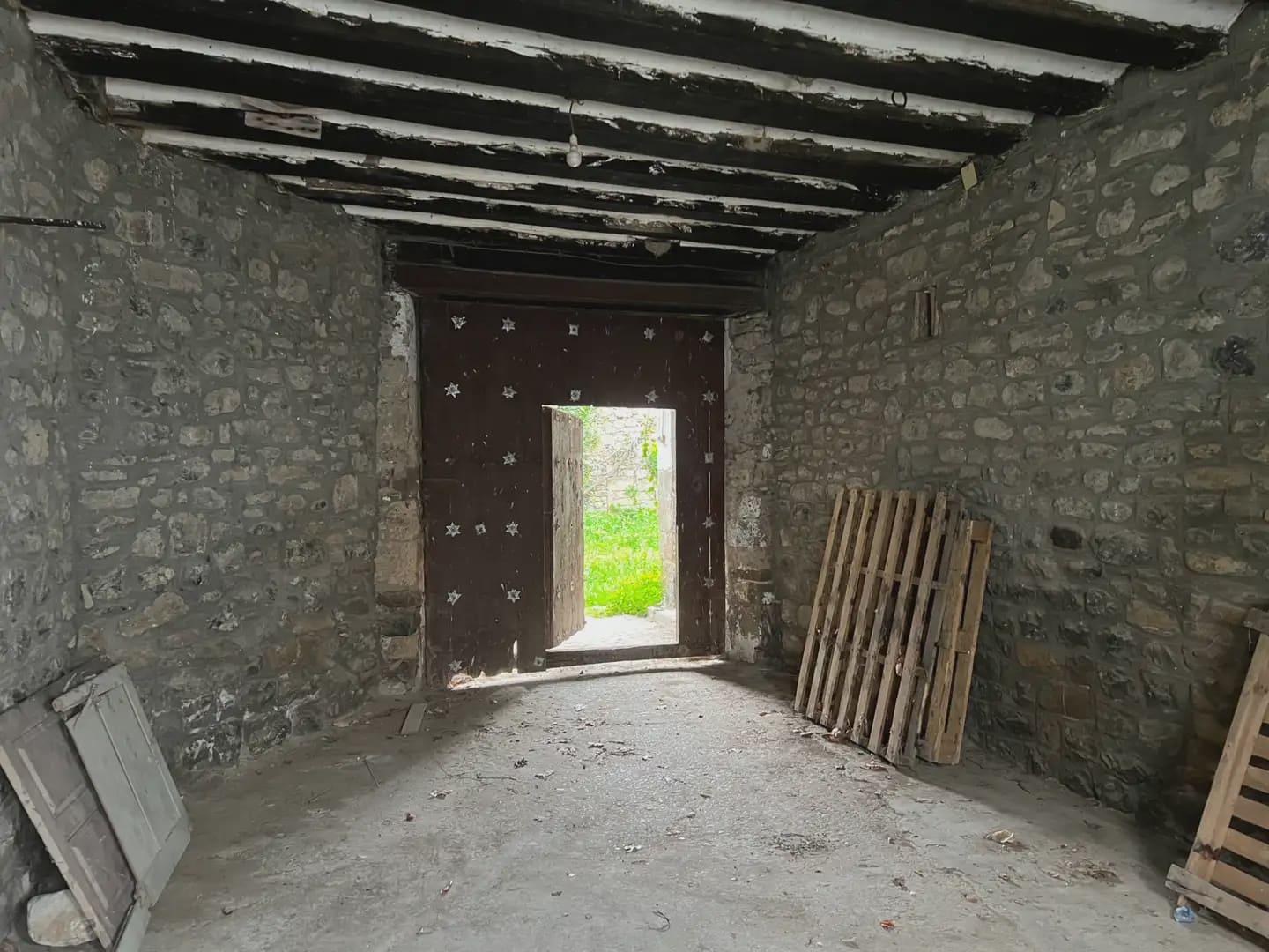 8 bedroom Finca/Country House for sale in Santa Cilia - € 190,000 (Ref: 9963537)