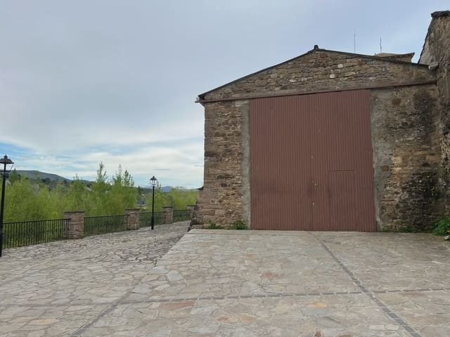 8 bedroom Finca/Country House for sale in Santa Cilia - € 190,000 (Ref: 9963537)