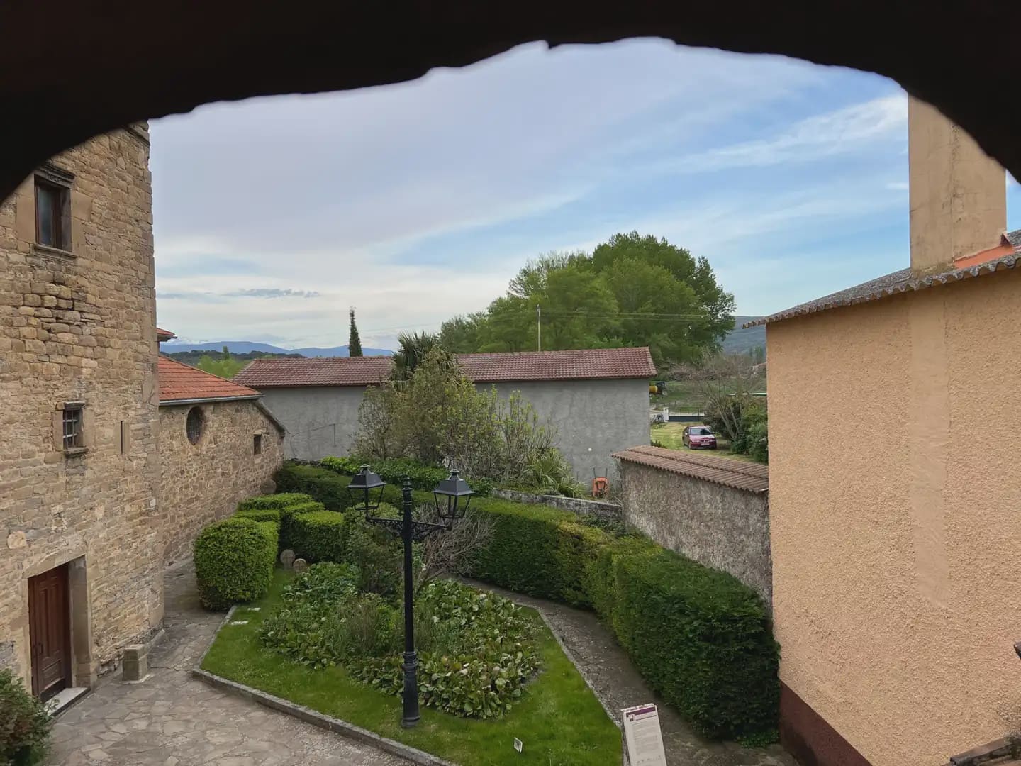 8 bedroom Finca/Country House for sale in Santa Cilia - € 190,000 (Ref: 9963537)