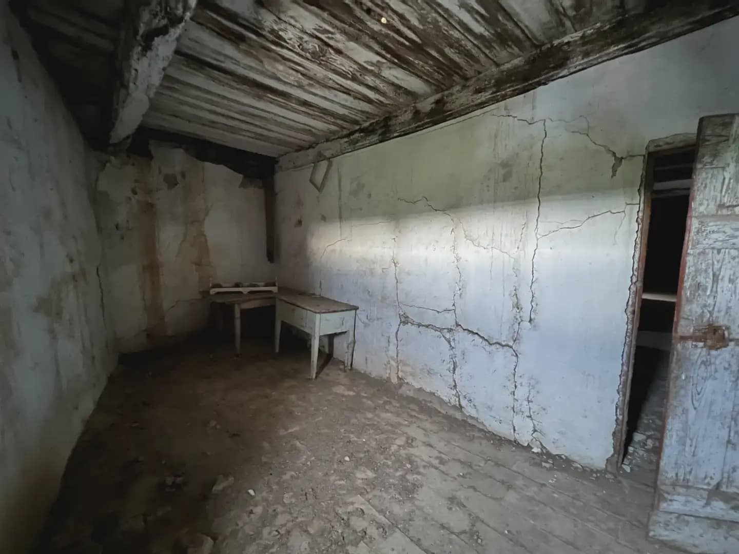 8 bedroom Finca/Country House for sale in Santa Cilia - € 190,000 (Ref: 9963537)