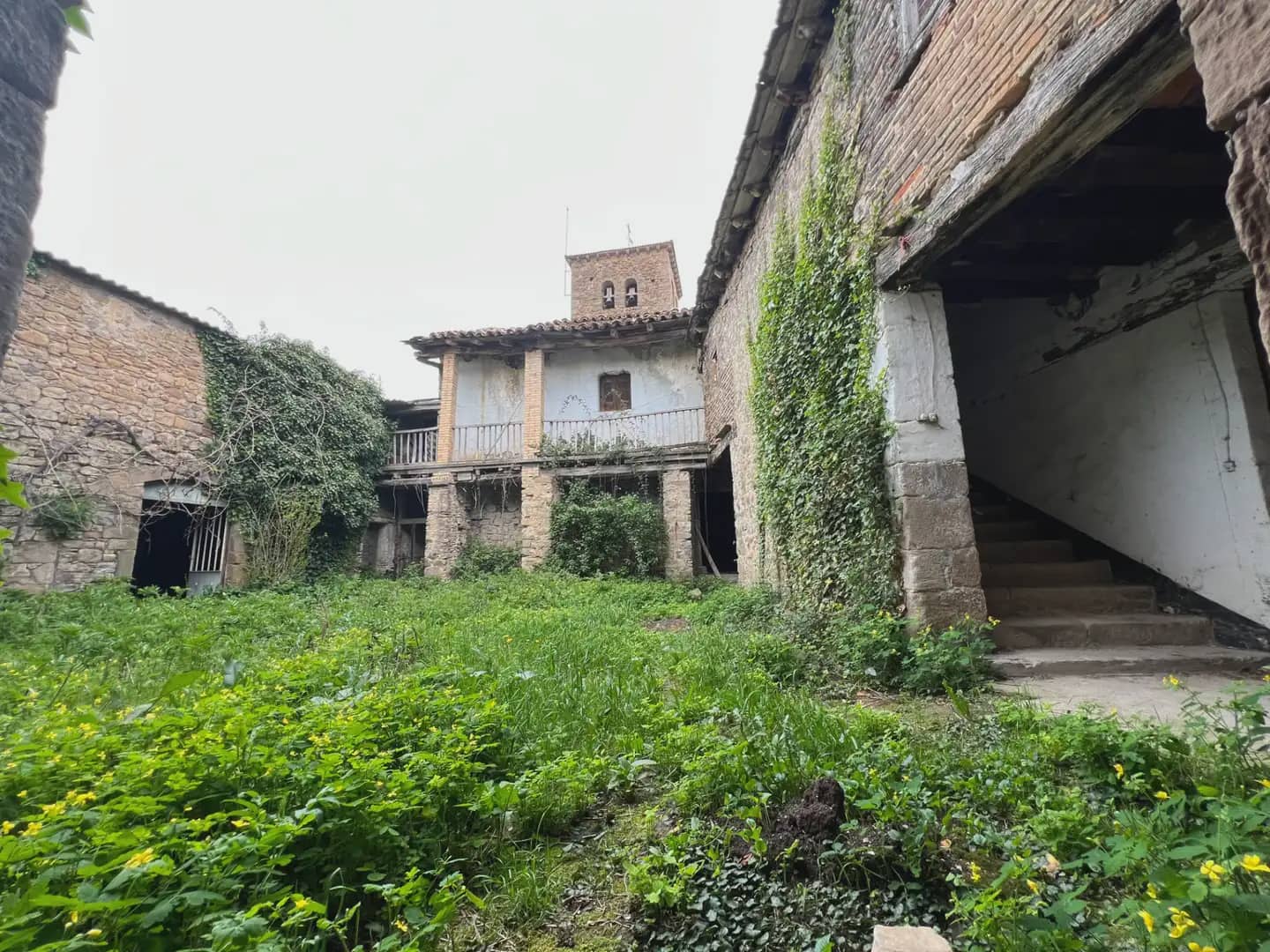 8 bedroom Finca/Country House for sale in Santa Cilia - € 190,000 (Ref: 9963537)