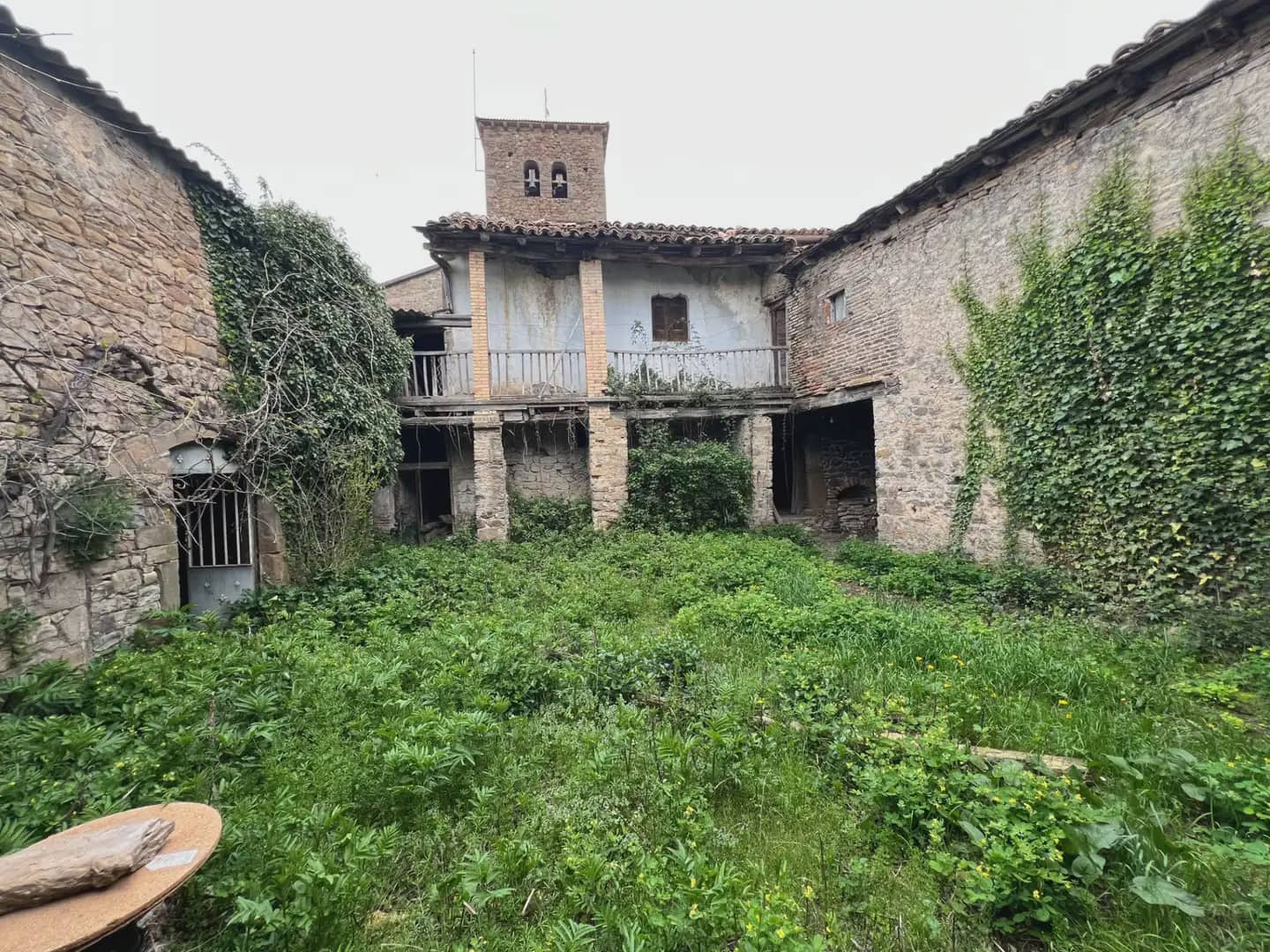 8 bedroom Finca/Country House for sale in Santa Cilia - € 190,000 (Ref: 9963537)