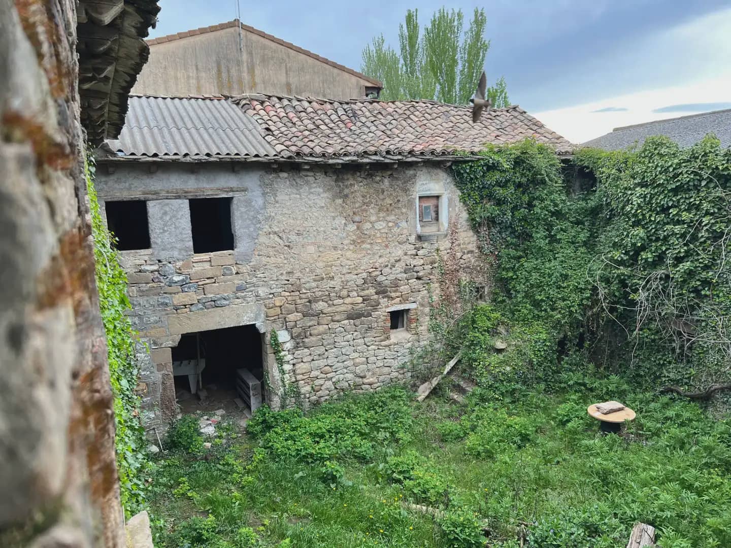 8 bedroom Finca/Country House for sale in Santa Cilia - € 190,000 (Ref: 9963537)