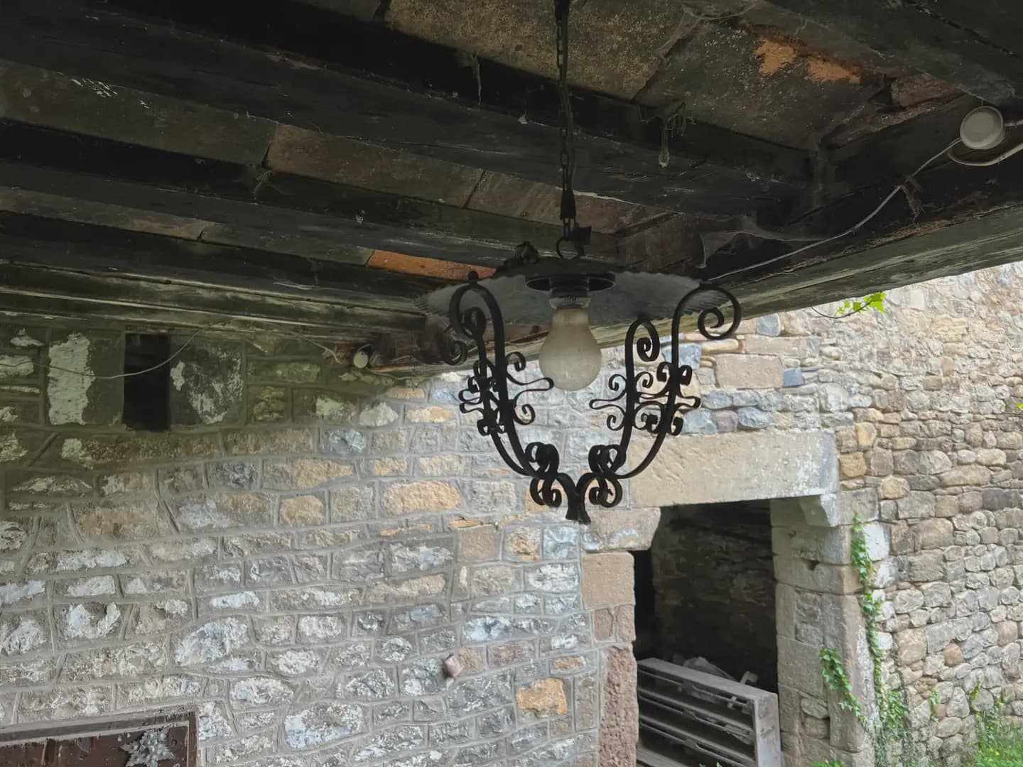 8 bedroom Finca/Country House for sale in Santa Cilia - € 190,000 (Ref: 9963537)
