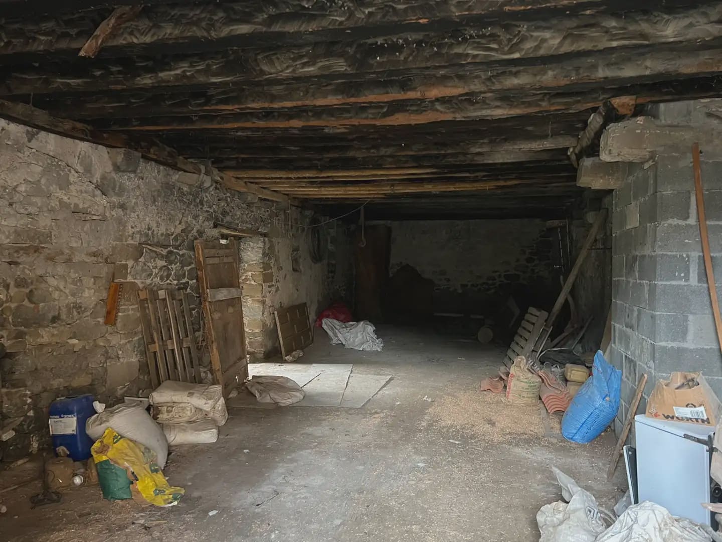 8 bedroom Finca/Country House for sale in Santa Cilia - € 190,000 (Ref: 9963537)