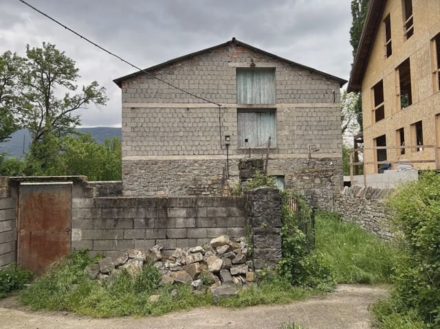 Adosado de 1 habitación en Biescas en venta - 130.000 € (Ref: 9963538)