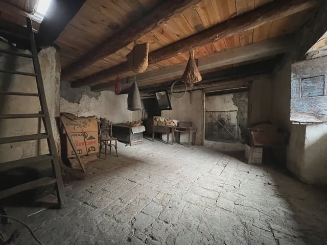 3 makuuhuone Omakotitalo myytävänä paikassa Valle de Hecho - 80 000 € (Ref: 9963541)