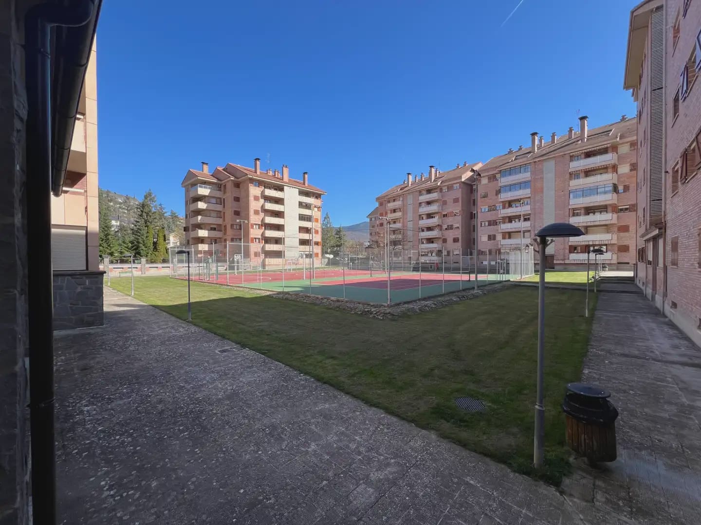 2 makuuhuone Asunto myytävänä paikassa Jaca mukana uima-altaan - 279 000 € (Ref: 9986198)