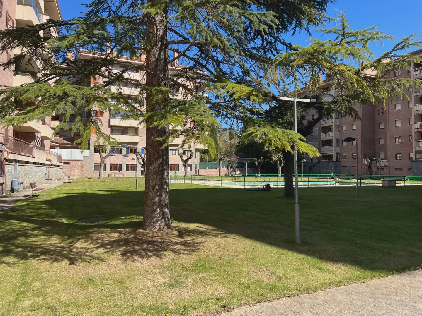 2 makuuhuone Asunto myytävänä paikassa Jaca mukana uima-altaan - 279 000 € (Ref: 9986198)