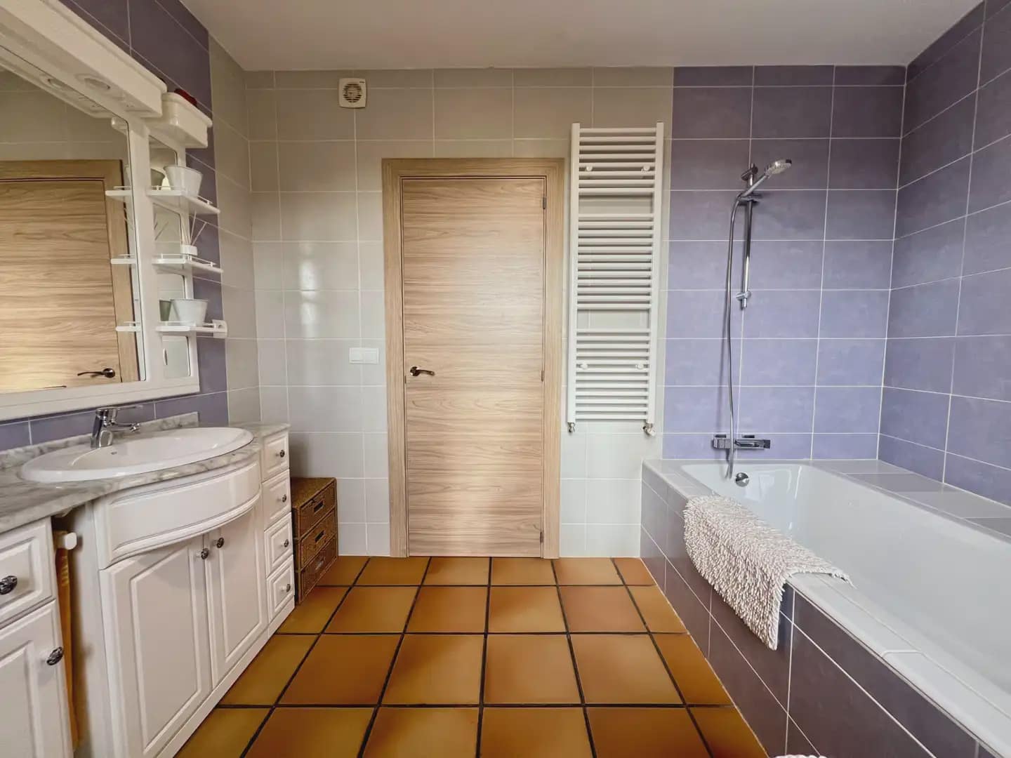 3 bedroom Finca/Country House for sale in Ayerbe - € 259,000 (Ref: 9986200)