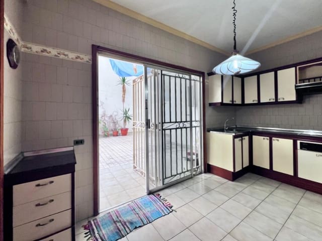 4 bedroom Flat for sale in Centro, Las Palmas de Gran Canaria with garage - € 495,000 (Ref: 9640535)