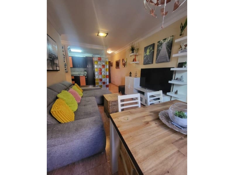 2 bedroom Flat for sale in Las Palmas de Gran Canaria - € 240,000 (Ref: 9640542)