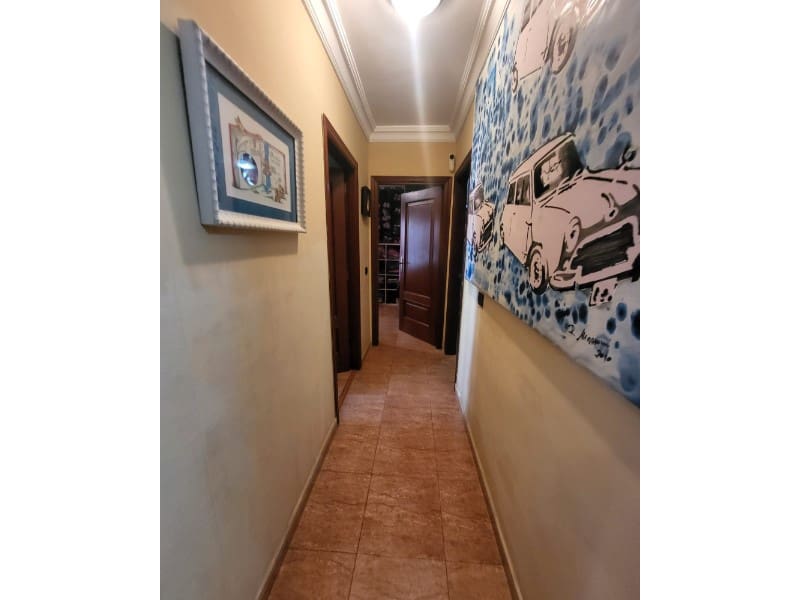 2 bedroom Flat for sale in Las Palmas de Gran Canaria - € 240,000 (Ref: 9640542)