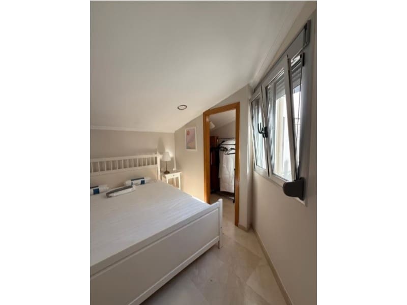 2 slaapkamer Flat te huur in Las Palmas de Gran Canaria - € 1.700 (Ref: 9640546)