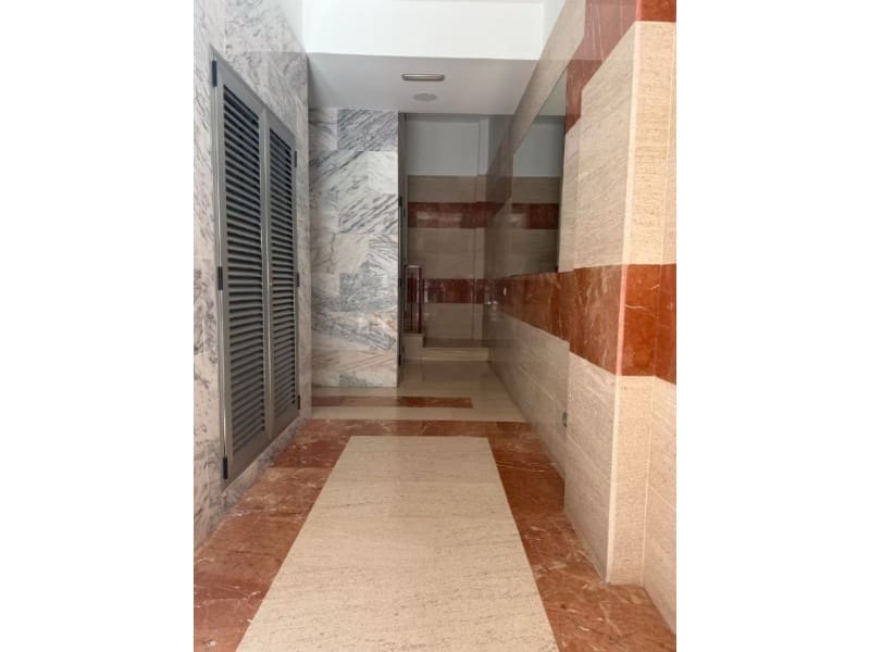 2 slaapkamer Flat te huur in Las Palmas de Gran Canaria - € 1.700 (Ref: 9640546)