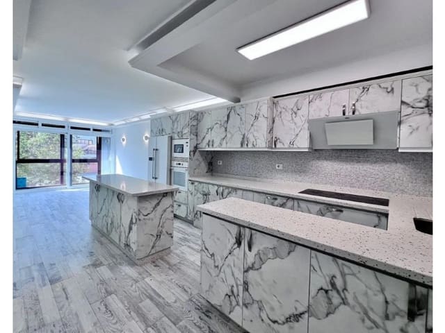 2 sypialnia Mieszkanie na sprzedaż w Isleta - Puerto - Guanarteme, Las Palmas de Gran Canaria - 330 000 € (Ref: 9640549)