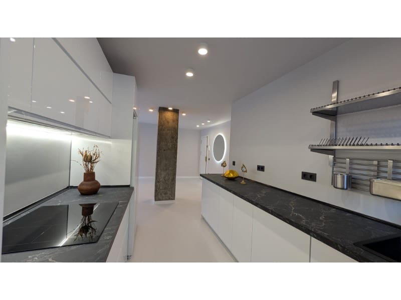 2 bedroom Flat for sale in Las Palmas de Gran Canaria - € 368,000 (Ref: 9640550)